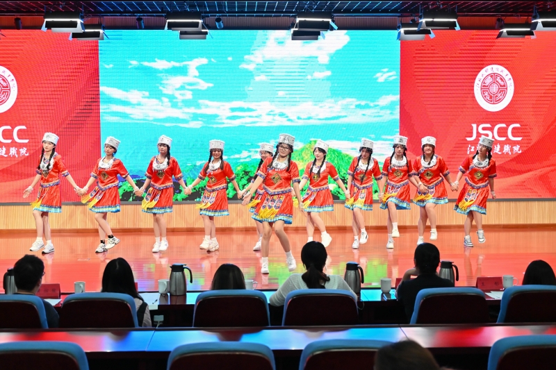 我校举办2026年舞蹈展演校级决赛